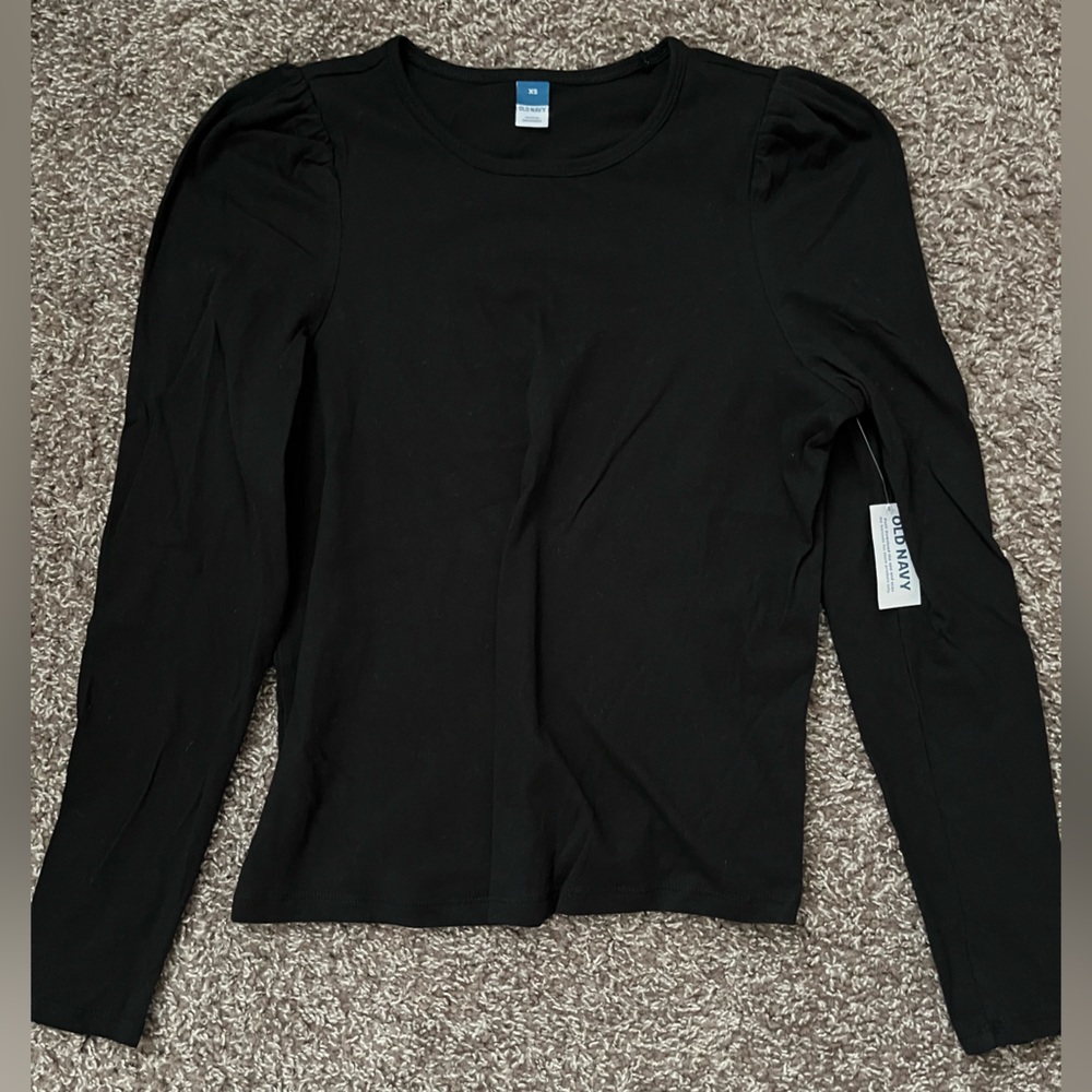 LAST CALL! Brand new Old Navy puff-sleeved top